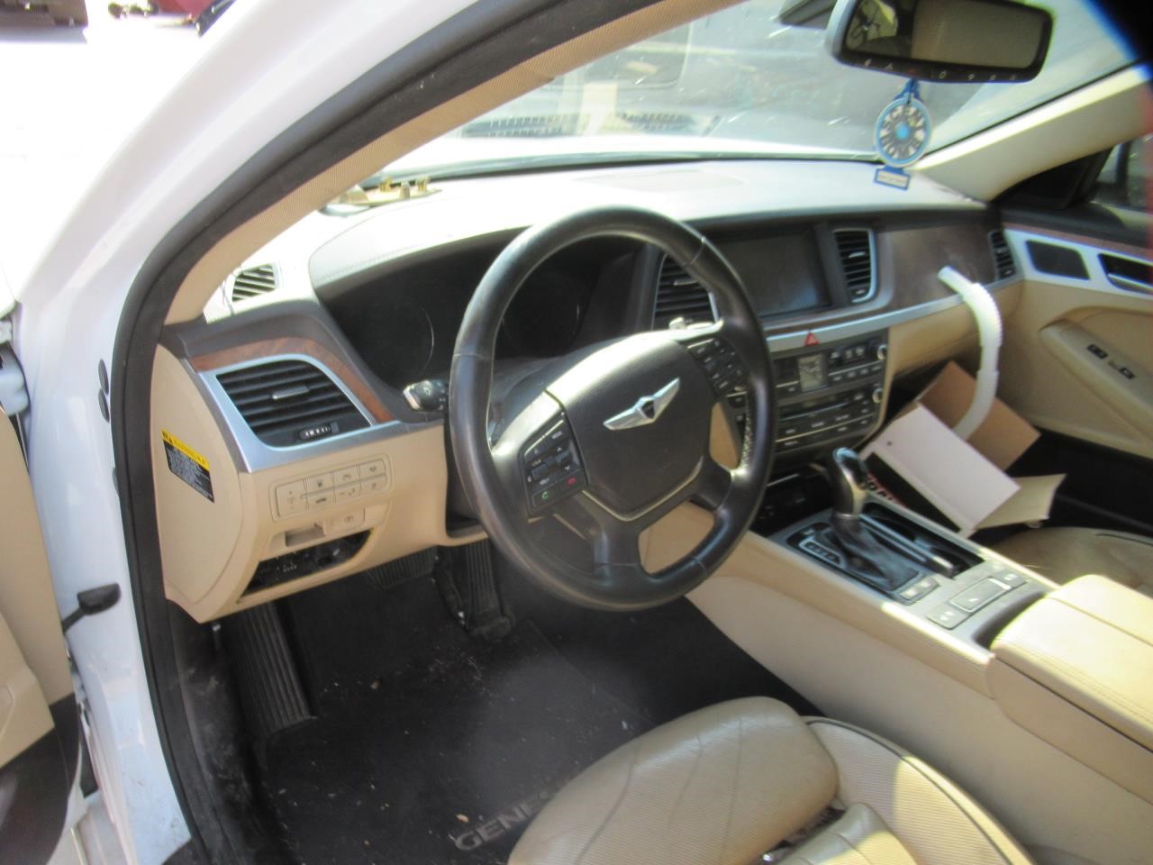 https://f005.backblazeb2.com/file/img-partshotlines-com/Inventory/OK54/Vehicle/37494_10.jpg