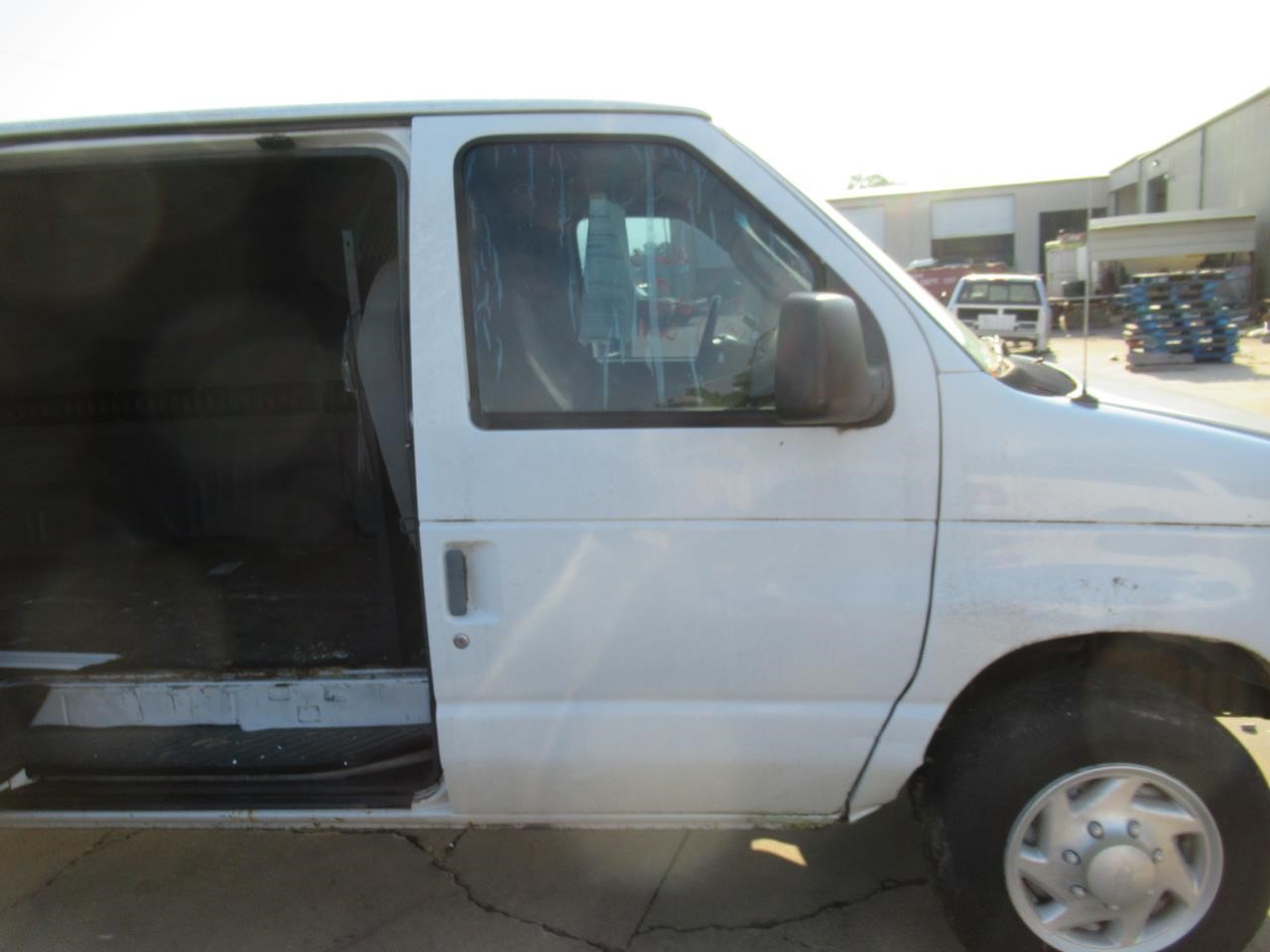 https://f005.backblazeb2.com/file/img-partshotlines-com/Inventory/OK54/Vehicle/37540_04.jpg