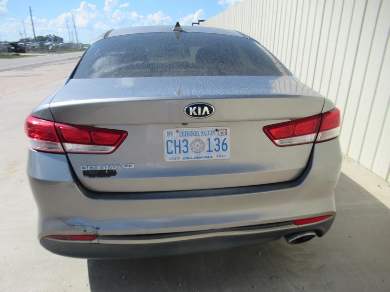 https://f005.backblazeb2.com/file/img-partshotlines-com/Inventory/OK54/Vehicle/37765_06.jpg