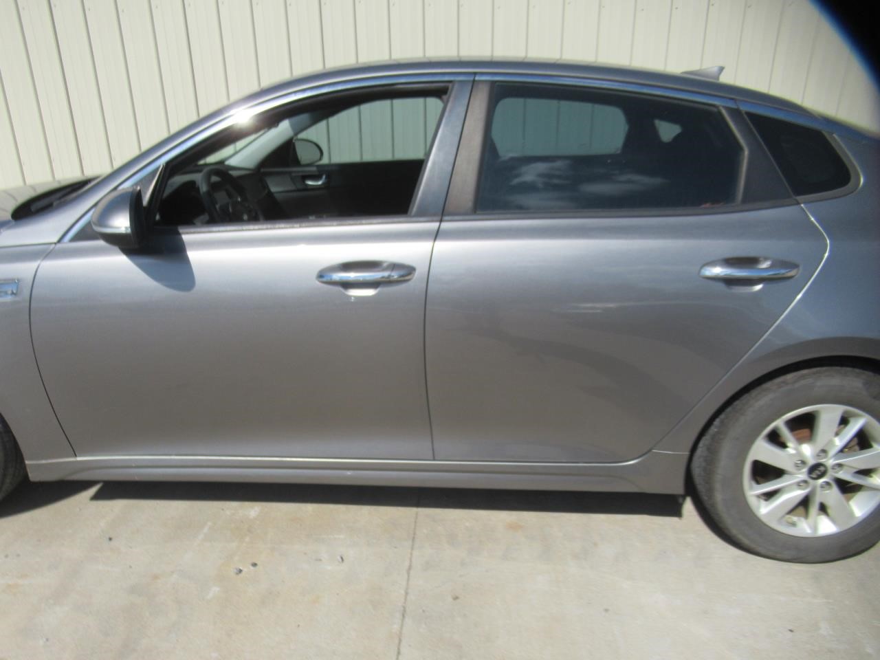 https://f005.backblazeb2.com/file/img-partshotlines-com/Inventory/OK54/Vehicle/37765_08.jpg