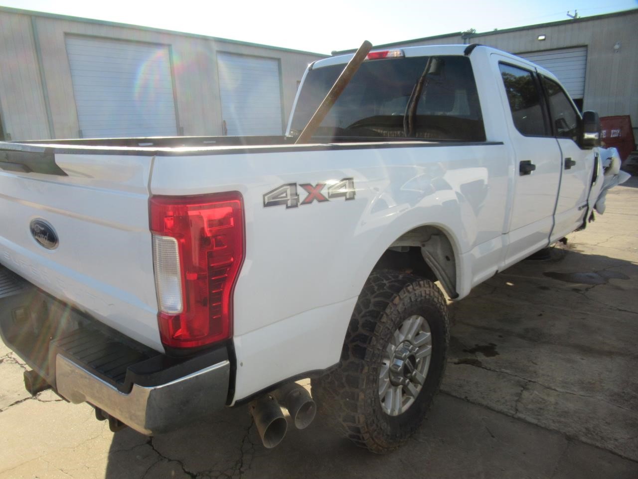 https://f005.backblazeb2.com/file/img-partshotlines-com/Inventory/OK54/Vehicle/37906_07.jpg