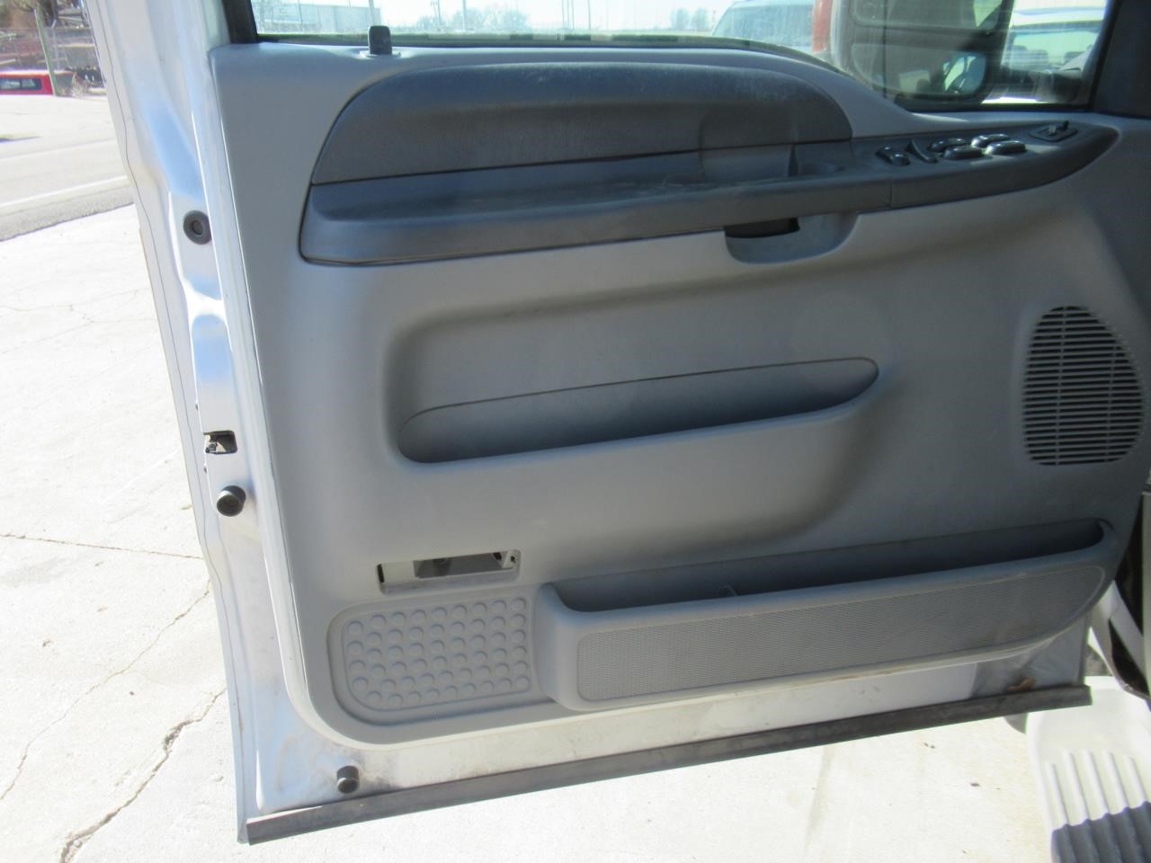 https://f005.backblazeb2.com/file/img-partshotlines-com/Inventory/OK54/Vehicle/38119_12.jpg