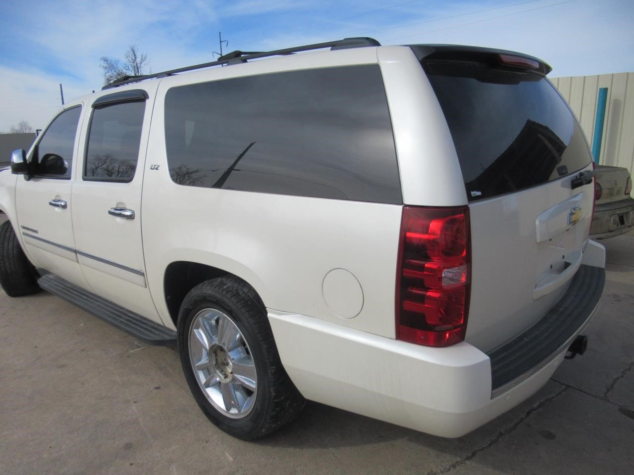 https://f005.backblazeb2.com/file/img-partshotlines-com/Inventory/OK54/Vehicle/38318_08.jpg