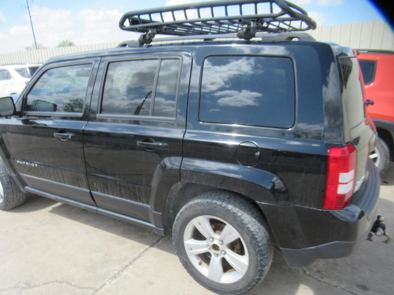 https://f005.backblazeb2.com/file/img-partshotlines-com/Inventory/OK54/Vehicle/38692_08.jpg