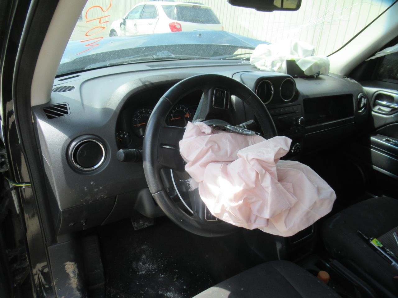 https://f005.backblazeb2.com/file/img-partshotlines-com/Inventory/OK54/Vehicle/38692_10.jpg