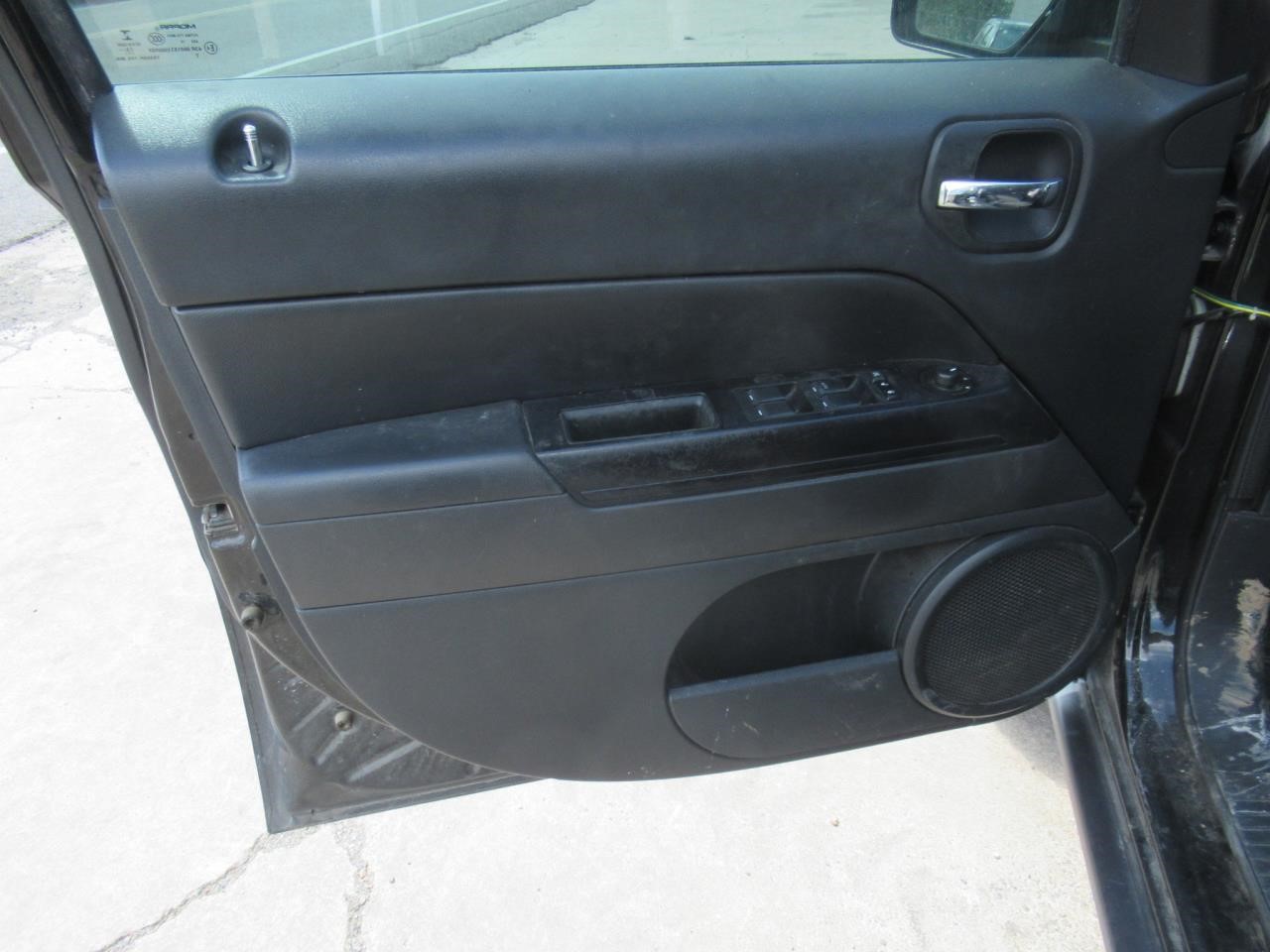 https://f005.backblazeb2.com/file/img-partshotlines-com/Inventory/OK54/Vehicle/38692_11.jpg