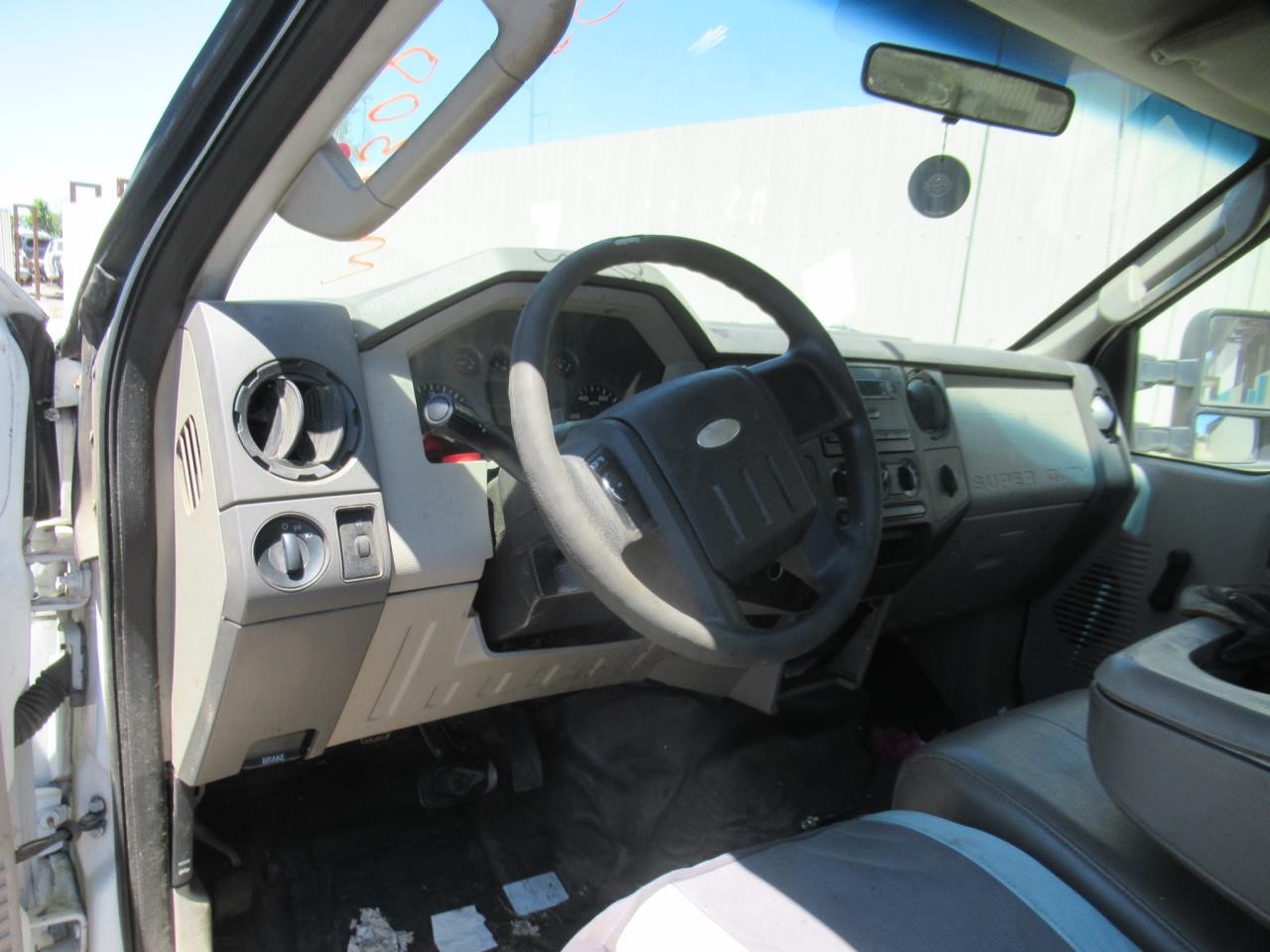 https://f005.backblazeb2.com/file/img-partshotlines-com/Inventory/OK54/Vehicle/38851_10.jpg