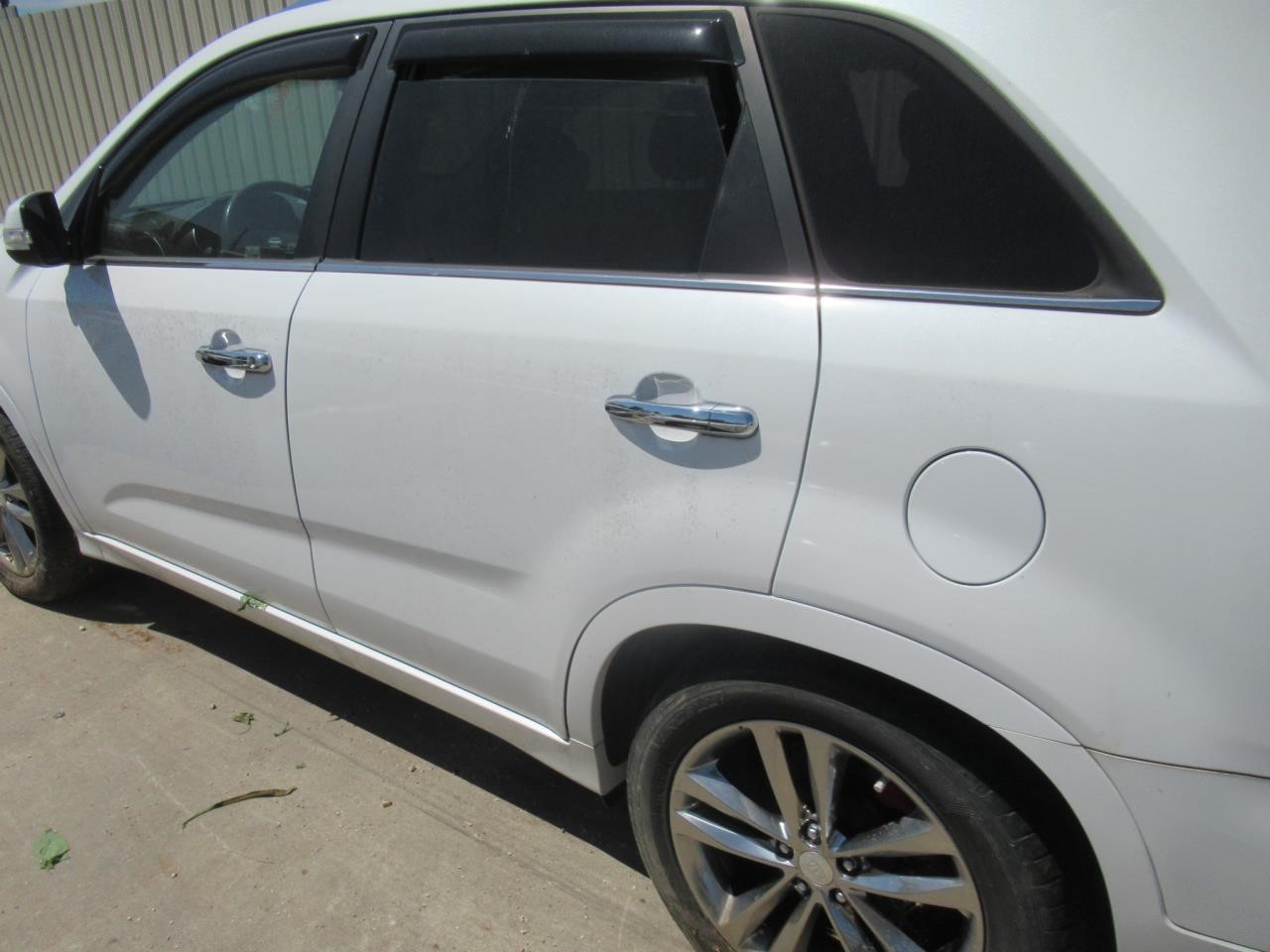 https://f005.backblazeb2.com/file/img-partshotlines-com/Inventory/OK54/Vehicle/38889_09.jpg