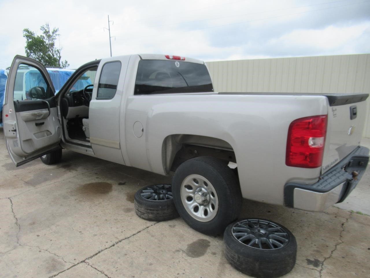 https://f005.backblazeb2.com/file/img-partshotlines-com/Inventory/OK54/Vehicle/38968_07.jpg
