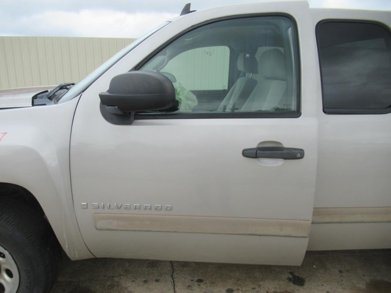 https://f005.backblazeb2.com/file/img-partshotlines-com/Inventory/OK54/Vehicle/38968_09.jpg