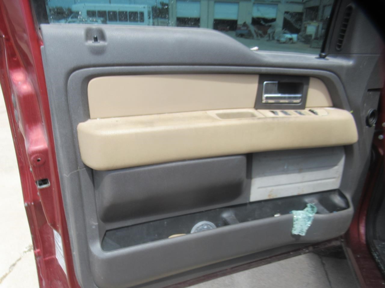 https://f005.backblazeb2.com/file/img-partshotlines-com/Inventory/OK54/Vehicle/39067_12.jpg