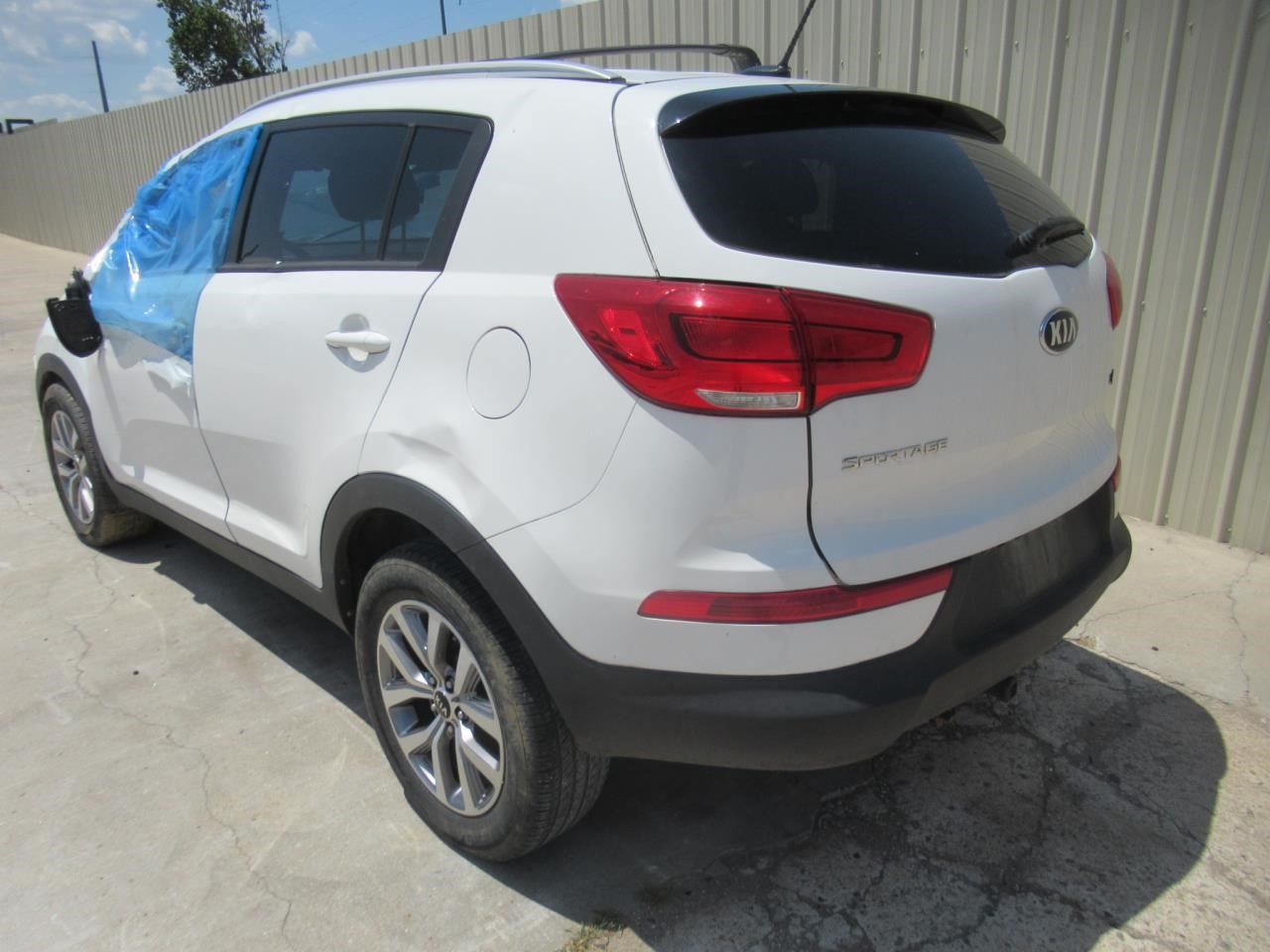 https://f005.backblazeb2.com/file/img-partshotlines-com/Inventory/OK54/Vehicle/39167_07.jpg