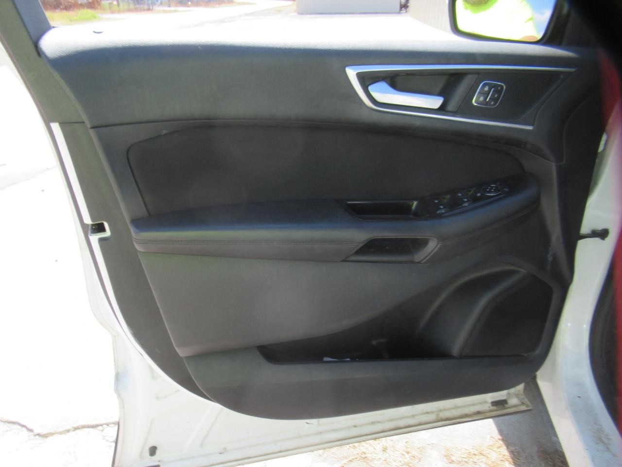 https://f005.backblazeb2.com/file/img-partshotlines-com/Inventory/OK54/Vehicle/39289_11.jpg