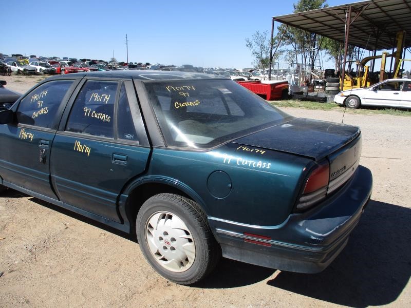 https://f005.backblazeb2.com/file/img-partshotlines-com/Inventory/SW30/Vehicle/5887_03.jpg