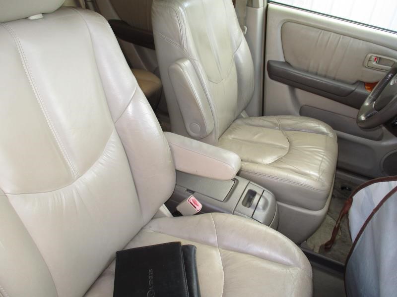 https://f005.backblazeb2.com/file/img-partshotlines-com/Inventory/SW30/Vehicle/5969_09.jpg