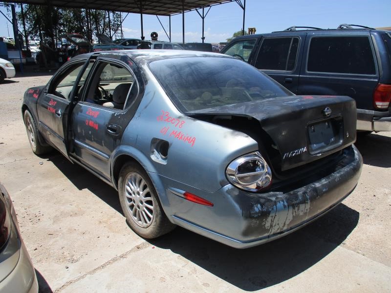 https://f005.backblazeb2.com/file/img-partshotlines-com/Inventory/SW30/Vehicle/8752_03.jpg