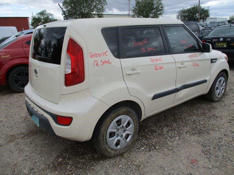 https://f005.backblazeb2.com/file/img-partshotlines-com/Inventory/SW30/Vehicle/9559_05.jpg