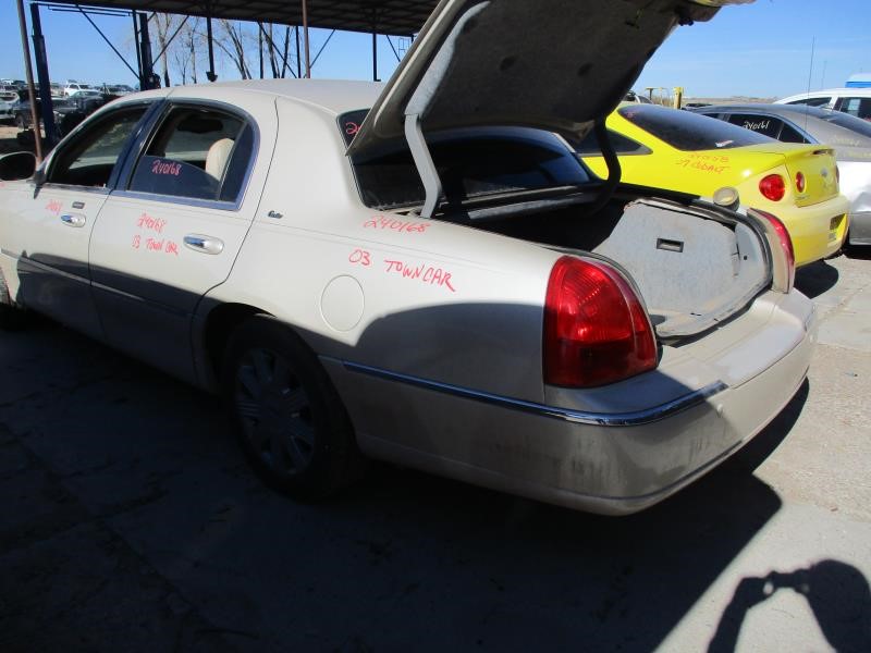 https://f005.backblazeb2.com/file/img-partshotlines-com/Inventory/SW30/Vehicle/9956_04.jpg