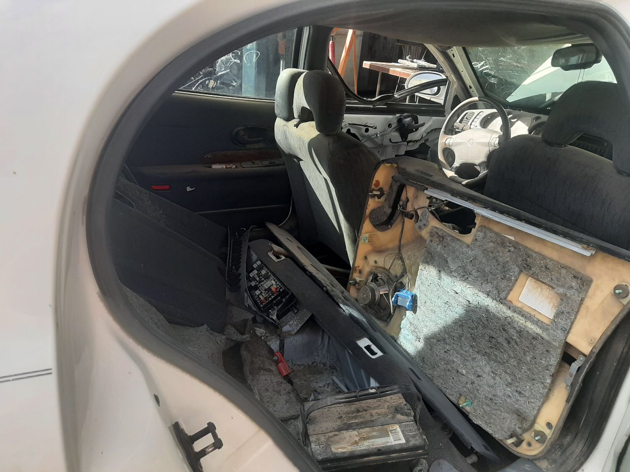 https://f005.backblazeb2.com/file/img-partshotlines-com/Inventory/SW48/Vehicle/2786_12.jpg