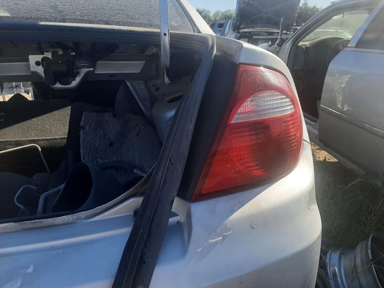 https://f005.backblazeb2.com/file/img-partshotlines-com/Inventory/SW48/Vehicle/3813_06.jpg