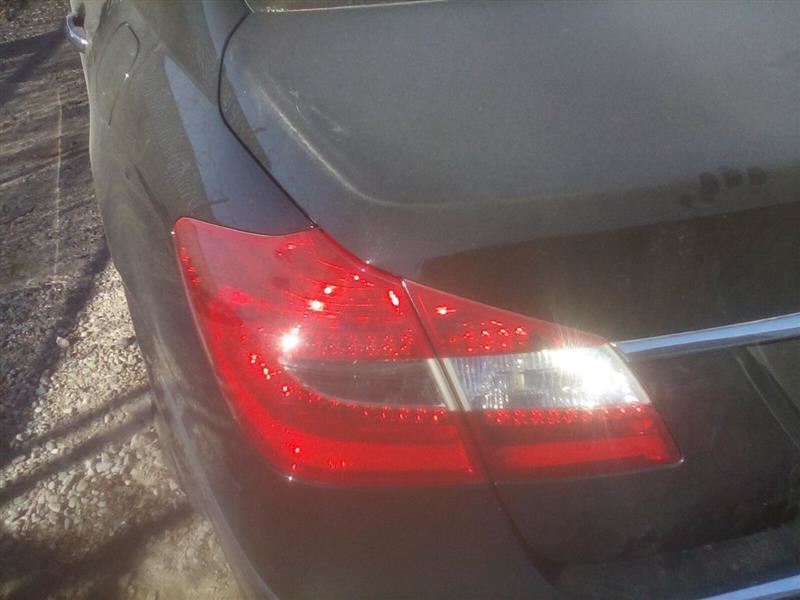 https://f005.backblazeb2.com/file/img-partshotlines-com/Inventory/SW48/Vehicle/5262_08.jpg