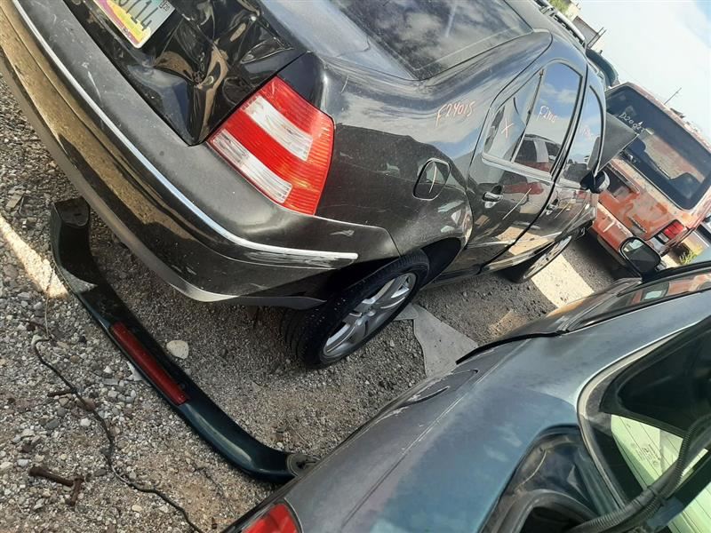 https://f005.backblazeb2.com/file/img-partshotlines-com/Inventory/SW48/Vehicle/5376_07.jpg
