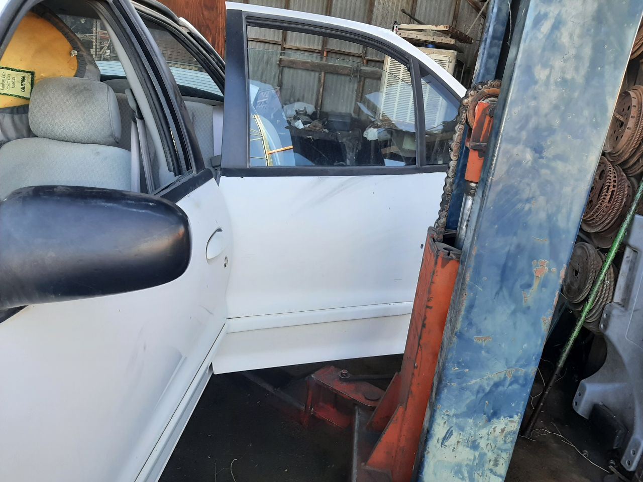 https://f005.backblazeb2.com/file/img-partshotlines-com/Inventory/SW48/Vehicle/5504_07.jpg