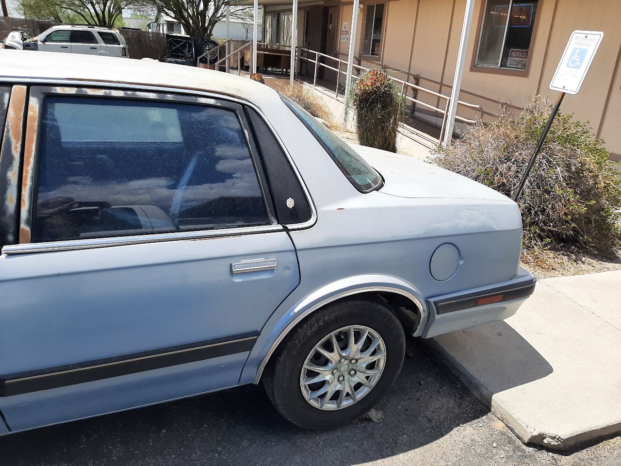 https://f005.backblazeb2.com/file/img-partshotlines-com/Inventory/SW48/Vehicle/5676_04.jpg