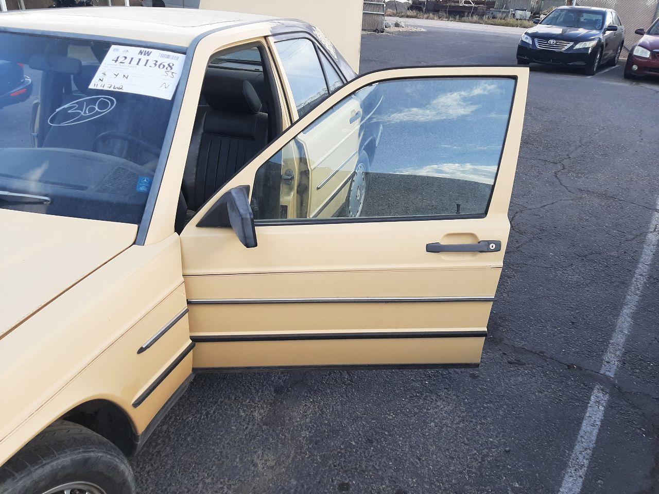 https://f005.backblazeb2.com/file/img-partshotlines-com/Inventory/SW48/Vehicle/5691_08.jpg