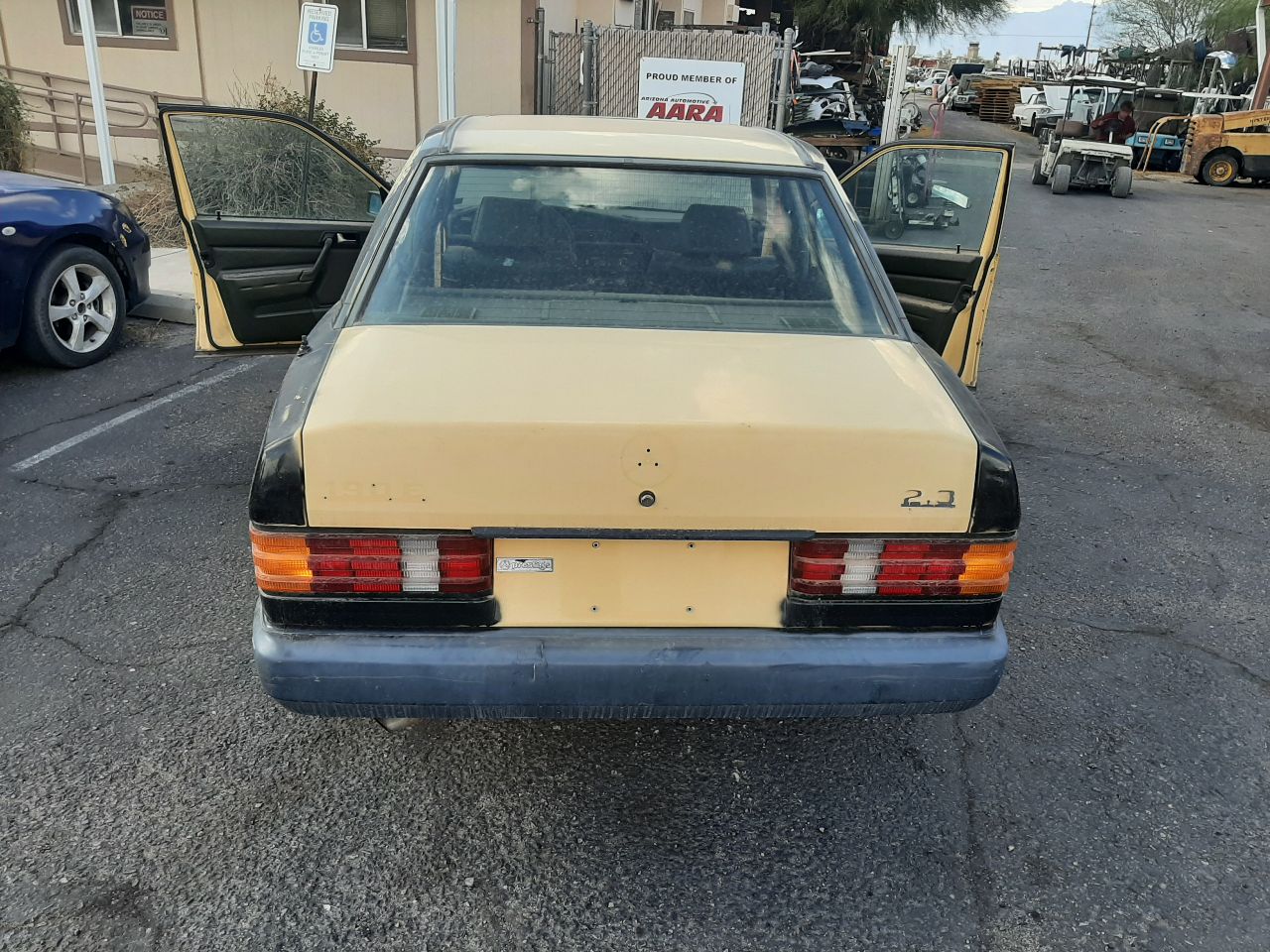 https://f005.backblazeb2.com/file/img-partshotlines-com/Inventory/SW48/Vehicle/5691_13.jpg