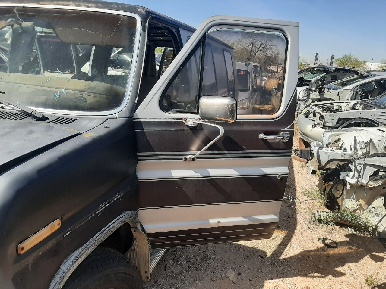 https://f005.backblazeb2.com/file/img-partshotlines-com/Inventory/SW48/Vehicle/5815_05.jpg
