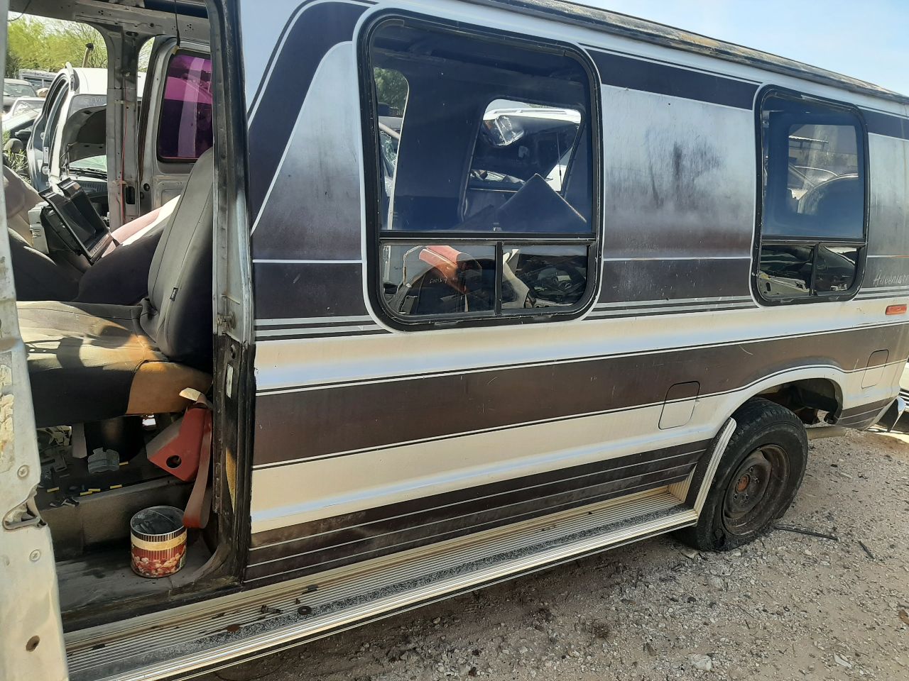 https://f005.backblazeb2.com/file/img-partshotlines-com/Inventory/SW48/Vehicle/5815_06.jpg