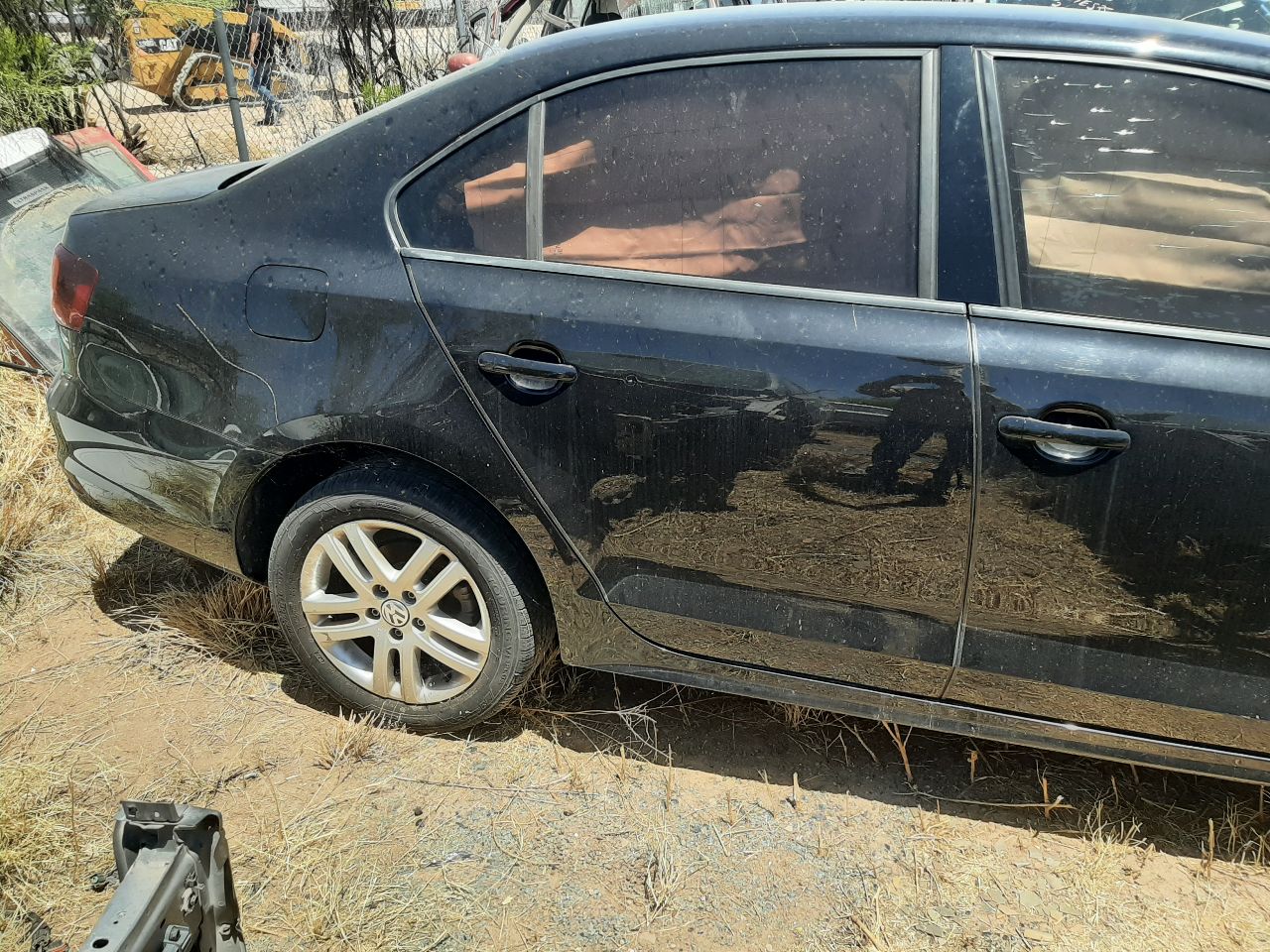 https://f005.backblazeb2.com/file/img-partshotlines-com/Inventory/SW48/Vehicle/5882_09.jpg