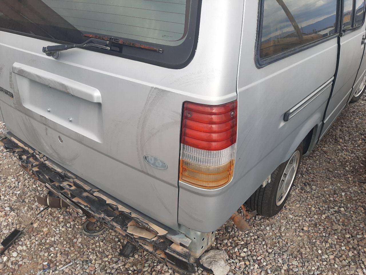 https://f005.backblazeb2.com/file/img-partshotlines-com/Inventory/SW48/Vehicle/5953_08.jpg
