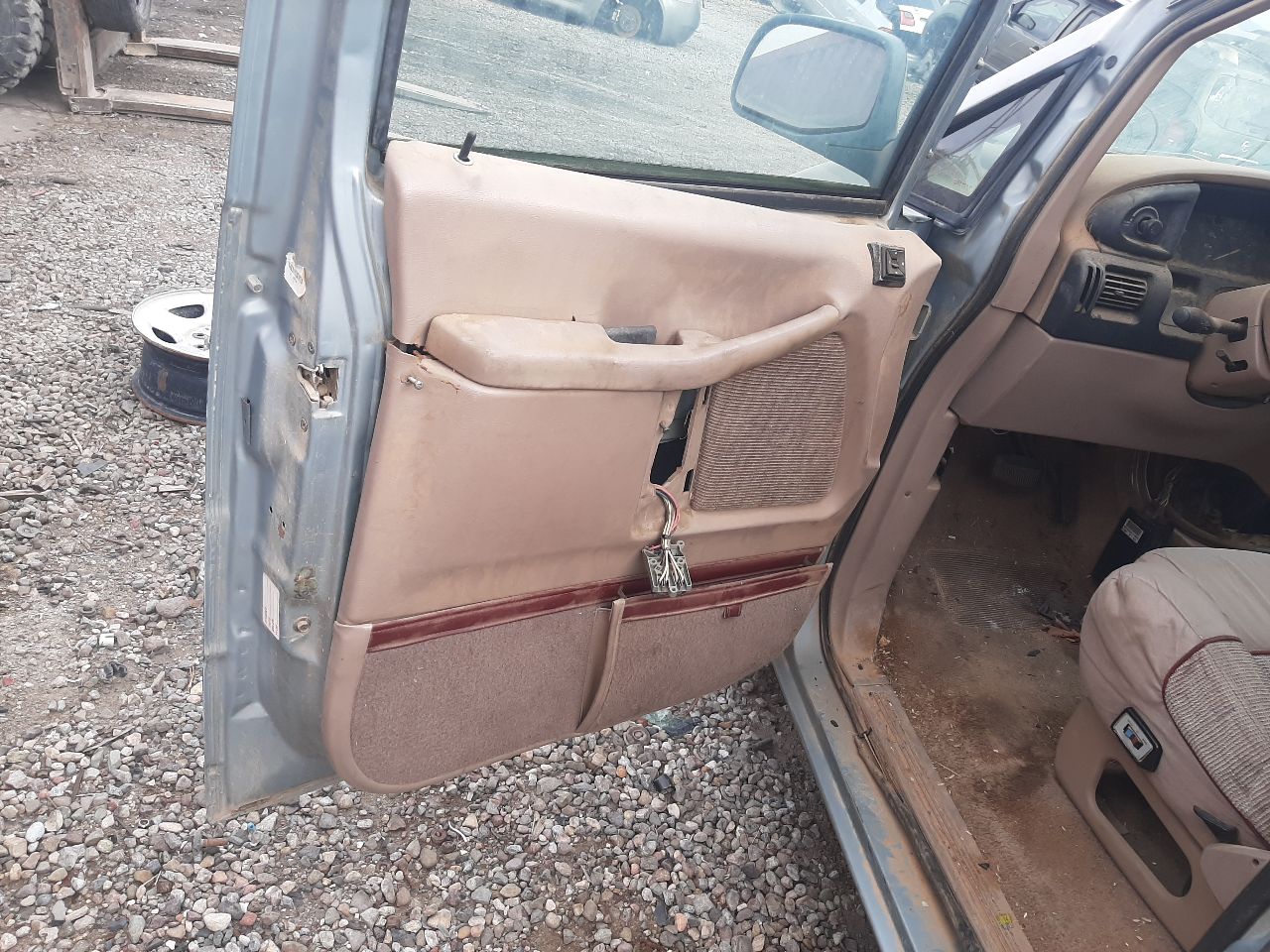 https://f005.backblazeb2.com/file/img-partshotlines-com/Inventory/SW48/Vehicle/5953_11.jpg