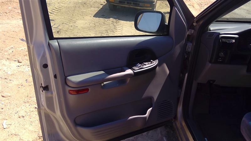https://f005.backblazeb2.com/file/img-partshotlines-com/Inventory/SW52/Vehicle/14021_08.jpg