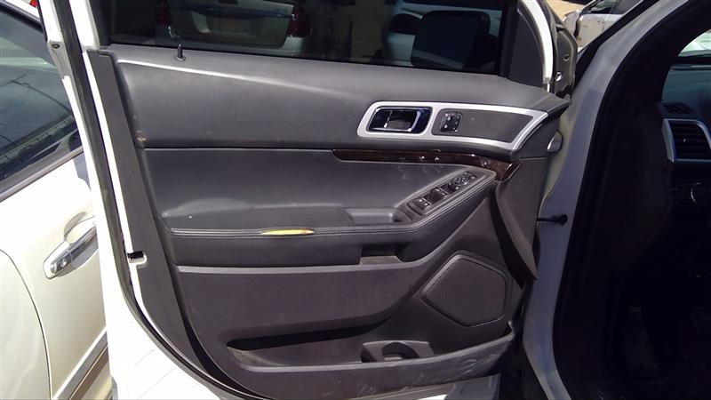 https://f005.backblazeb2.com/file/img-partshotlines-com/Inventory/SW52/Vehicle/15964_08.jpg