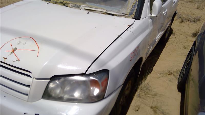 https://f005.backblazeb2.com/file/img-partshotlines-com/Inventory/SW52/Vehicle/17728_08.jpg