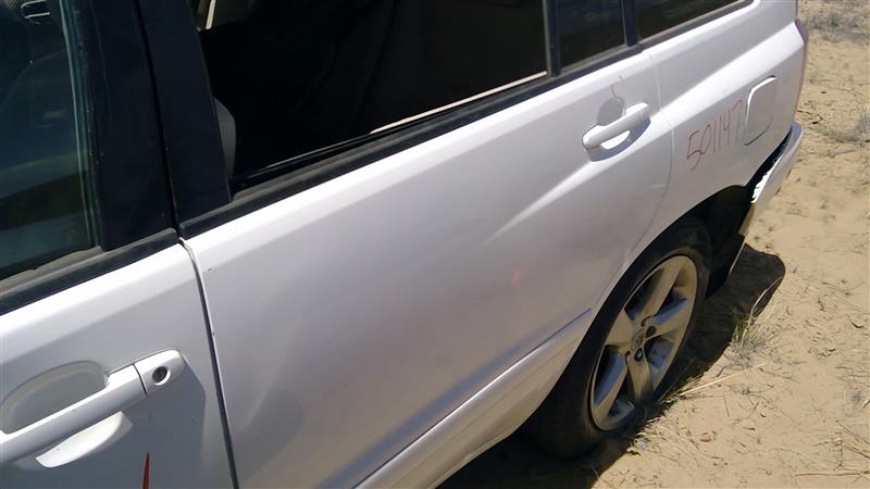 https://f005.backblazeb2.com/file/img-partshotlines-com/Inventory/SW52/Vehicle/17728_11.jpg