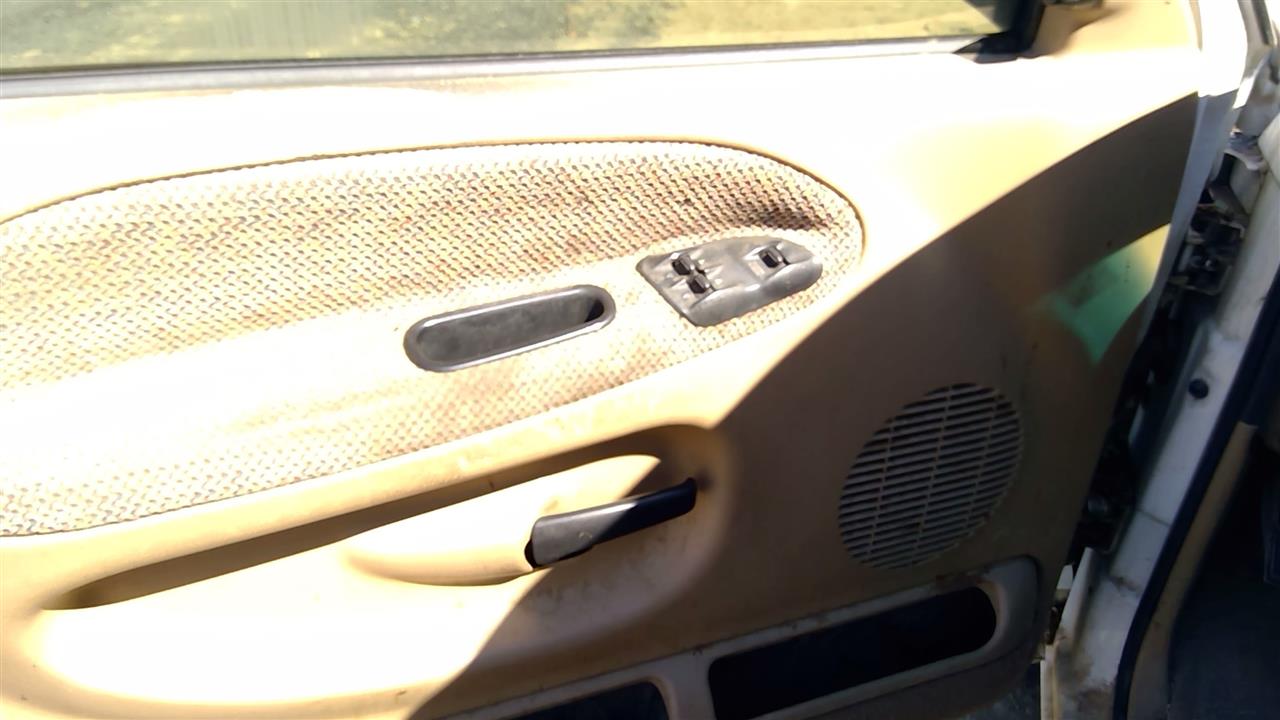 https://f005.backblazeb2.com/file/img-partshotlines-com/Inventory/SW52/Vehicle/18351_02.jpg