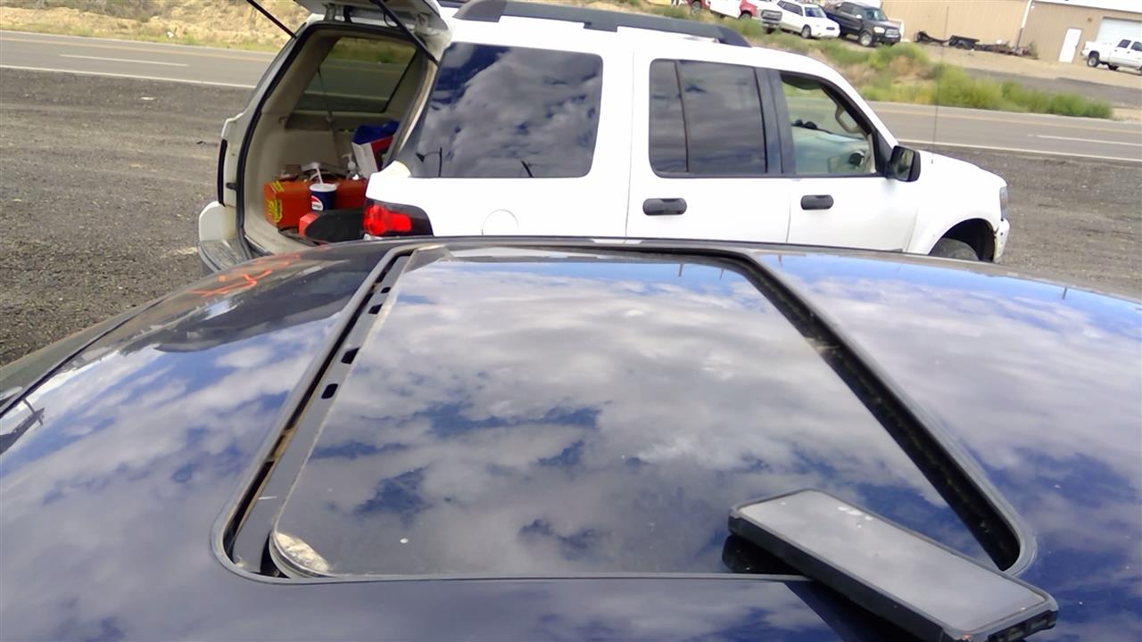 https://f005.backblazeb2.com/file/img-partshotlines-com/Inventory/SW52/Vehicle/18356_04.jpg