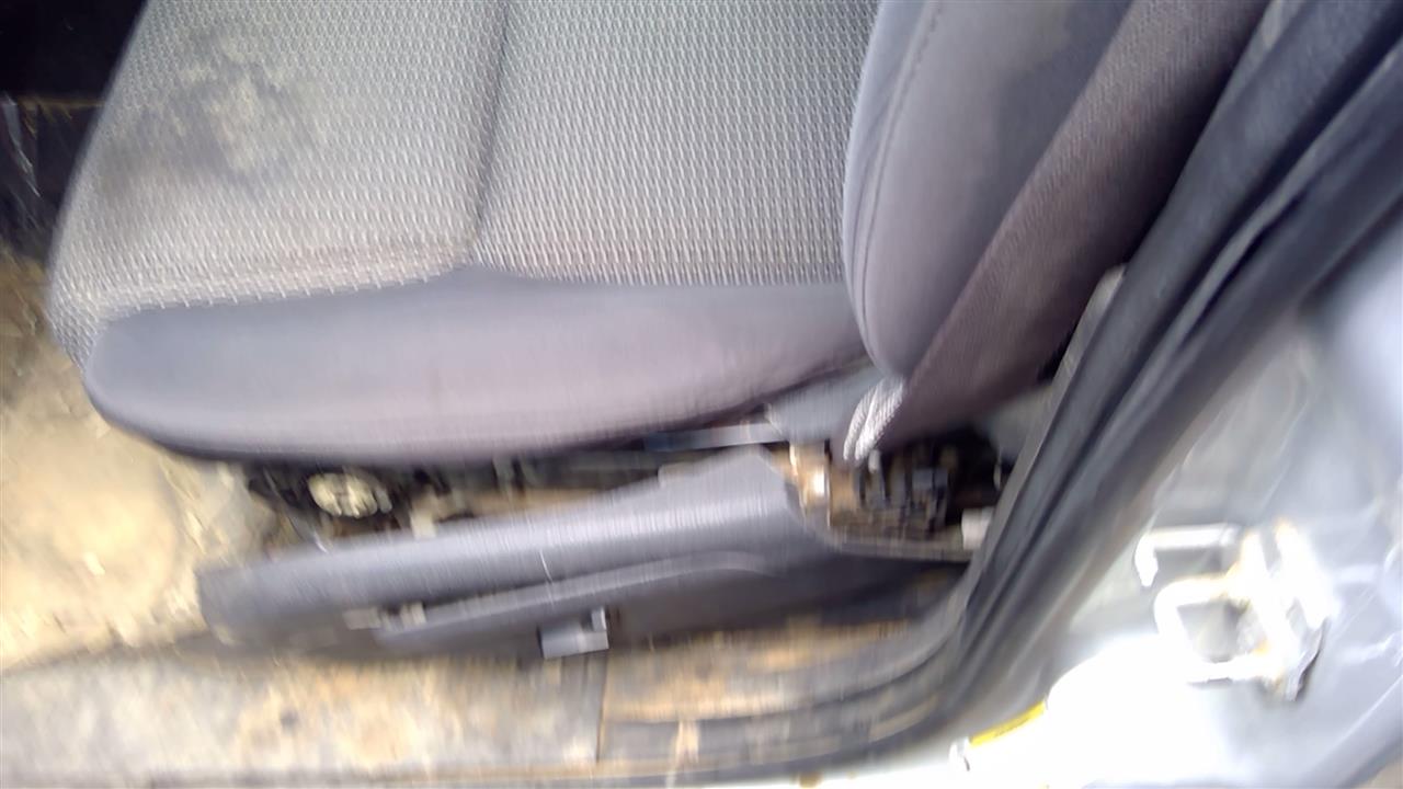 https://f005.backblazeb2.com/file/img-partshotlines-com/Inventory/SW52/Vehicle/18371_03.jpg