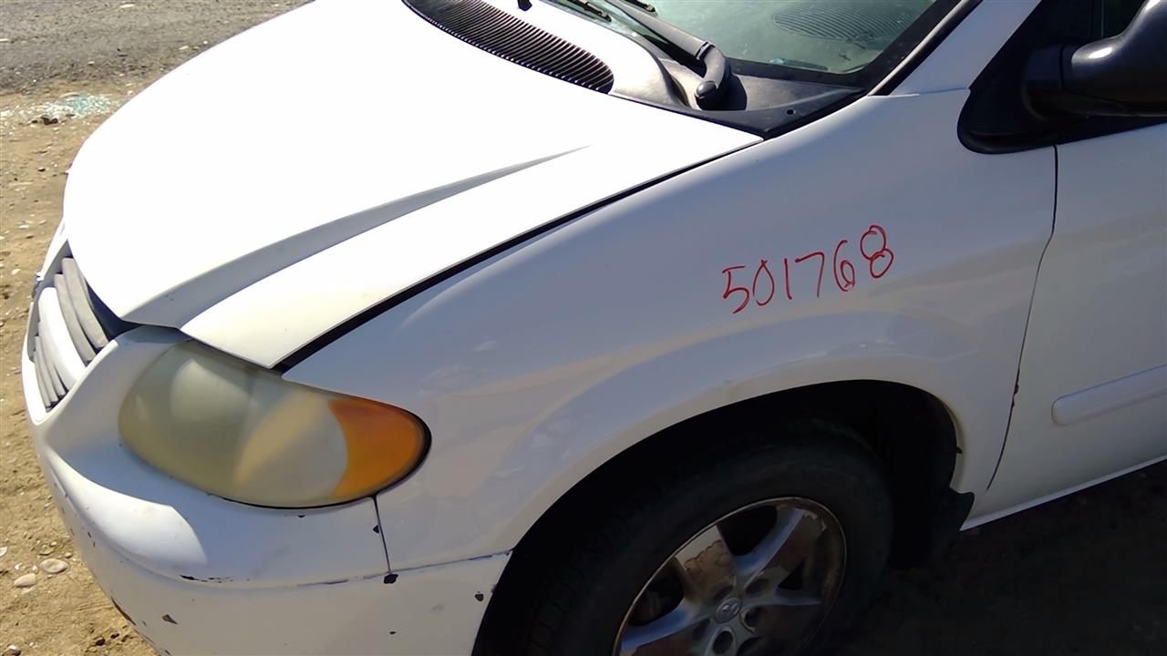 https://f005.backblazeb2.com/file/img-partshotlines-com/Inventory/SW52/Vehicle/18385_09.jpg
