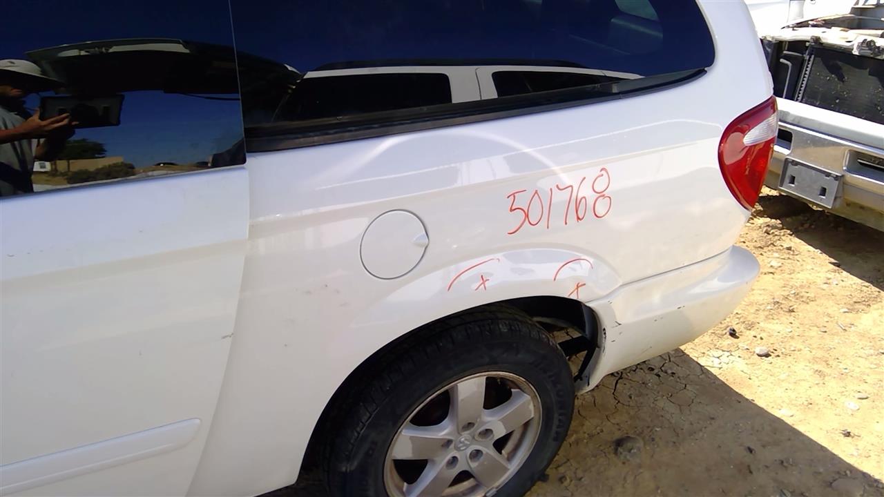 https://f005.backblazeb2.com/file/img-partshotlines-com/Inventory/SW52/Vehicle/18385_12.jpg