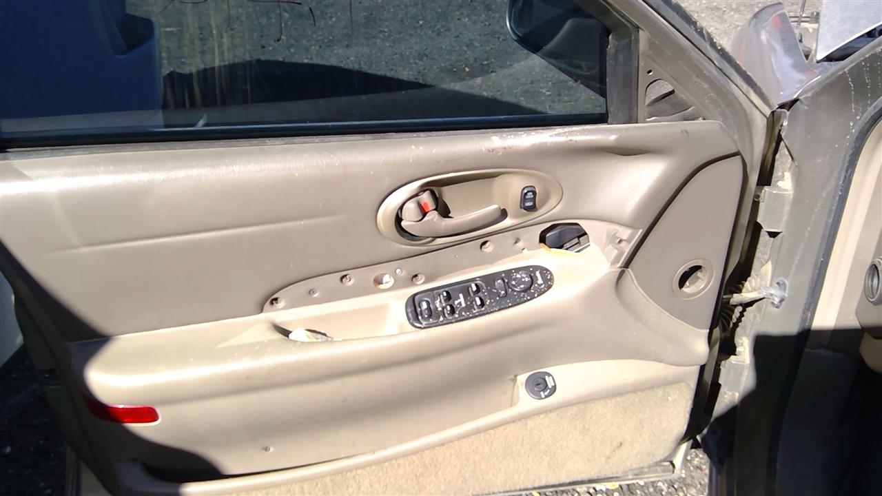https://f005.backblazeb2.com/file/img-partshotlines-com/Inventory/SW52/Vehicle/18556_03.jpg