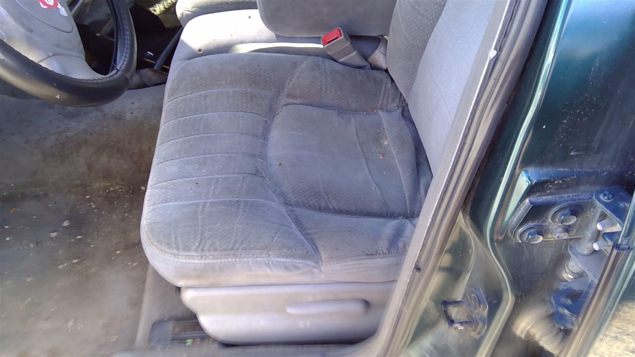 https://f005.backblazeb2.com/file/img-partshotlines-com/Inventory/SW52/Vehicle/18641_03.jpg