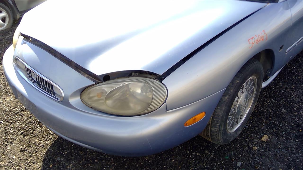 https://f005.backblazeb2.com/file/img-partshotlines-com/Inventory/SW52/Vehicle/18701_09.jpg