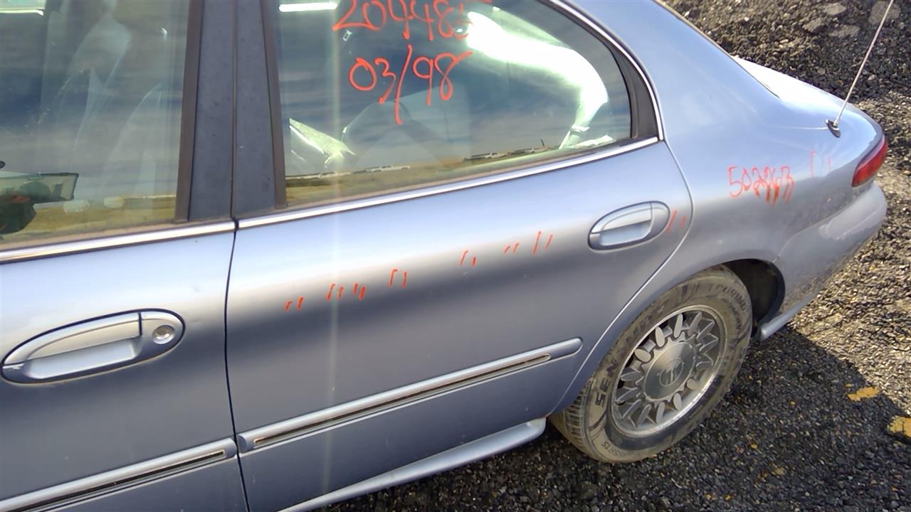 https://f005.backblazeb2.com/file/img-partshotlines-com/Inventory/SW52/Vehicle/18701_12.jpg