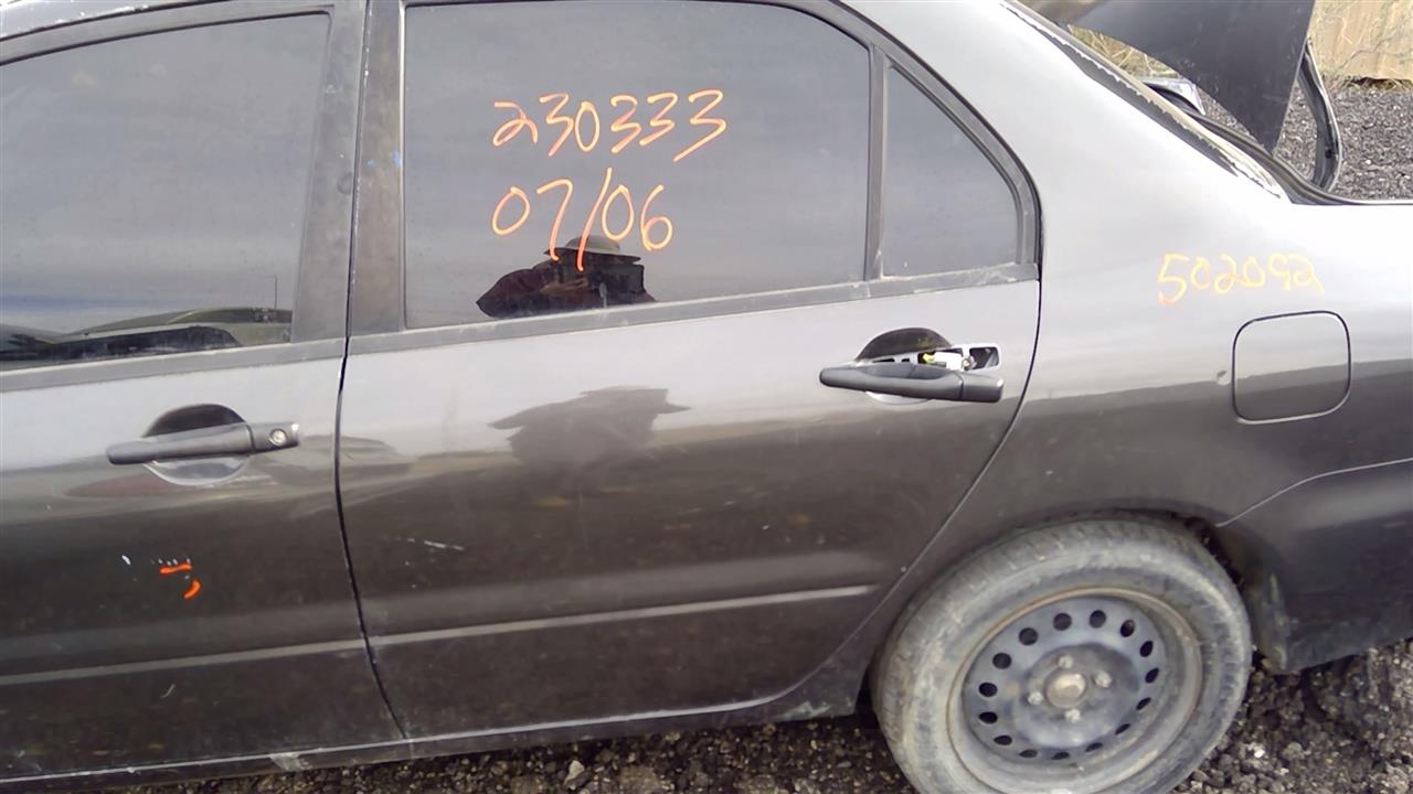 https://f005.backblazeb2.com/file/img-partshotlines-com/Inventory/SW52/Vehicle/18732_12.jpg
