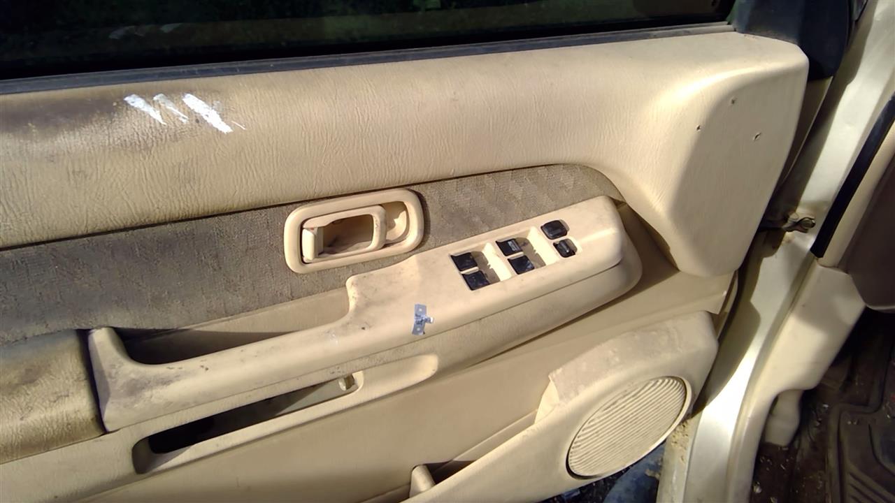 https://f005.backblazeb2.com/file/img-partshotlines-com/Inventory/SW52/Vehicle/18750_02.jpg